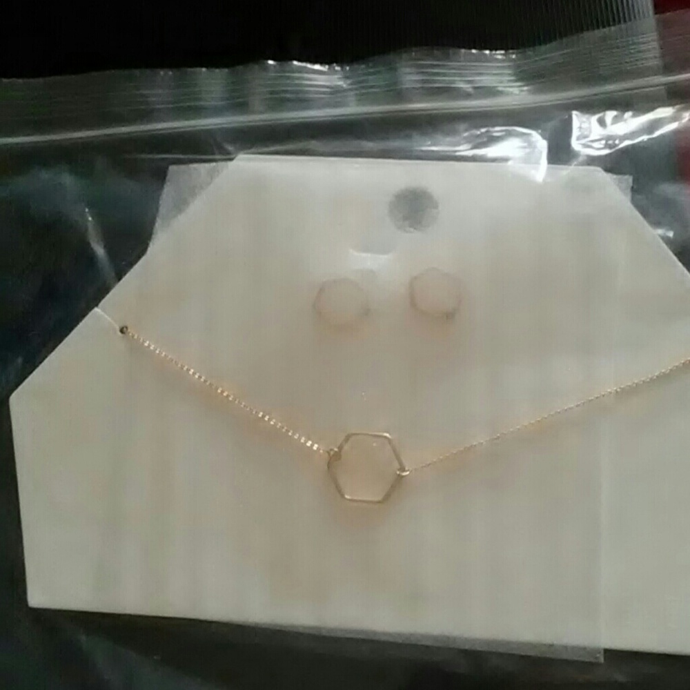 Gargantilla con aritos